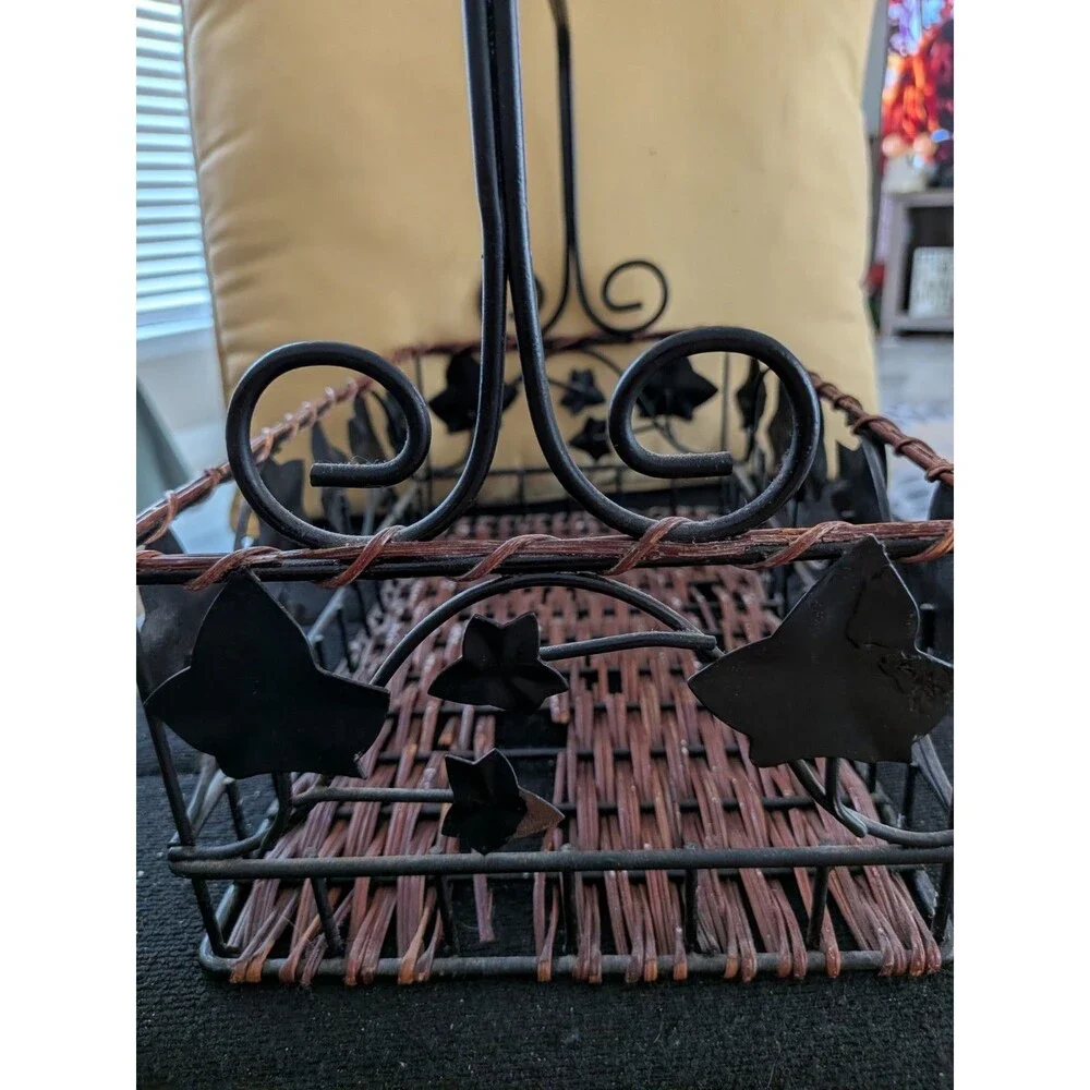 Vintage Style Metal Wicker Ivy Leaf Basket Tray Handled Cottage Garden Decor